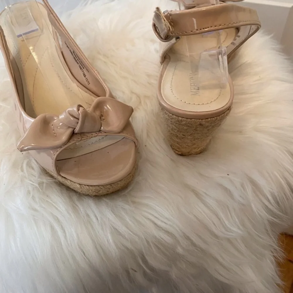 Merona Wedge sandals Size 6